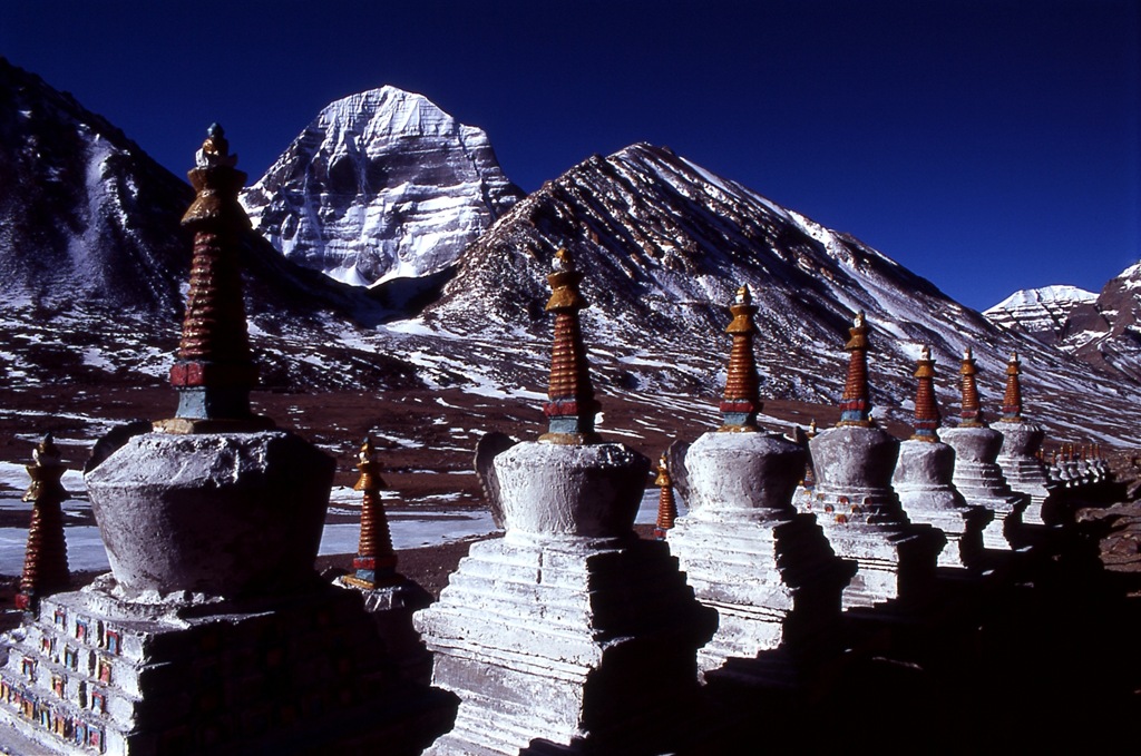 chortens-and-kailash